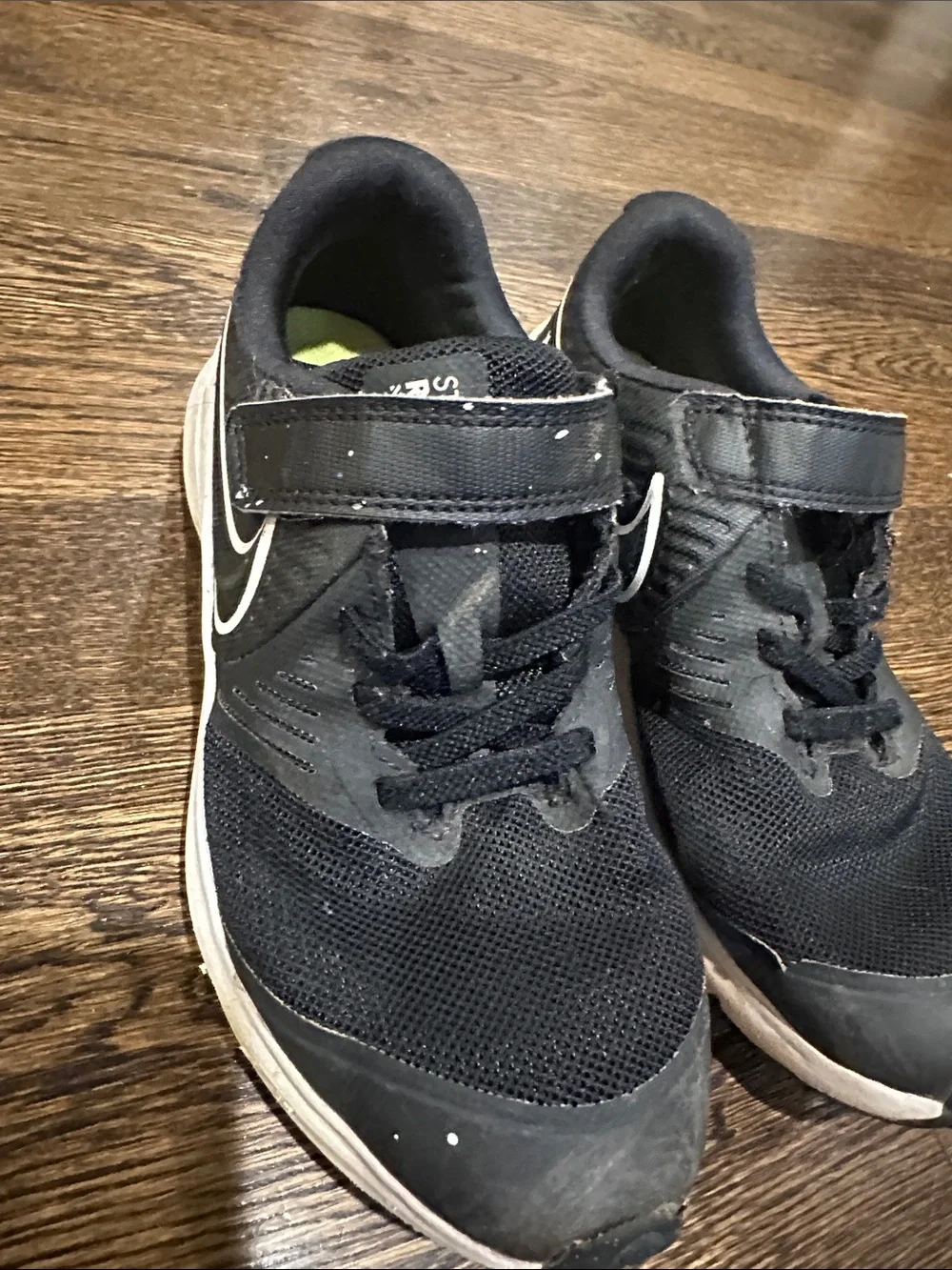 Nike Kids Black and White Hook-and-Loop Athletic Sneakers